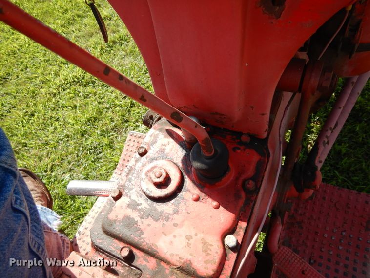 image for item GG9133 1949 Ford 8N tractor