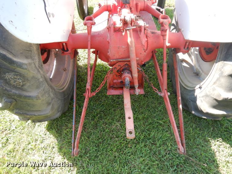 image for item GG9133 1949 Ford 8N tractor