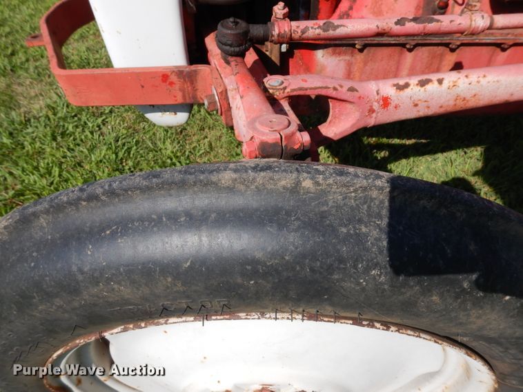 image for item GG9133 1949 Ford 8N tractor
