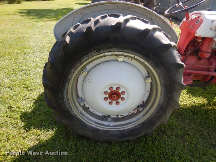 image for item GG9133 1949 Ford 8N tractor