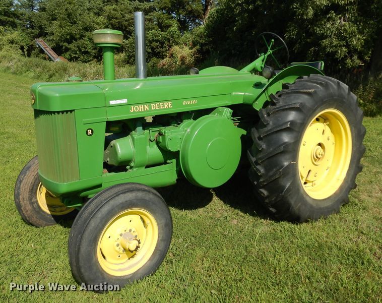image for item GG9136 1952 John Deere R tractor