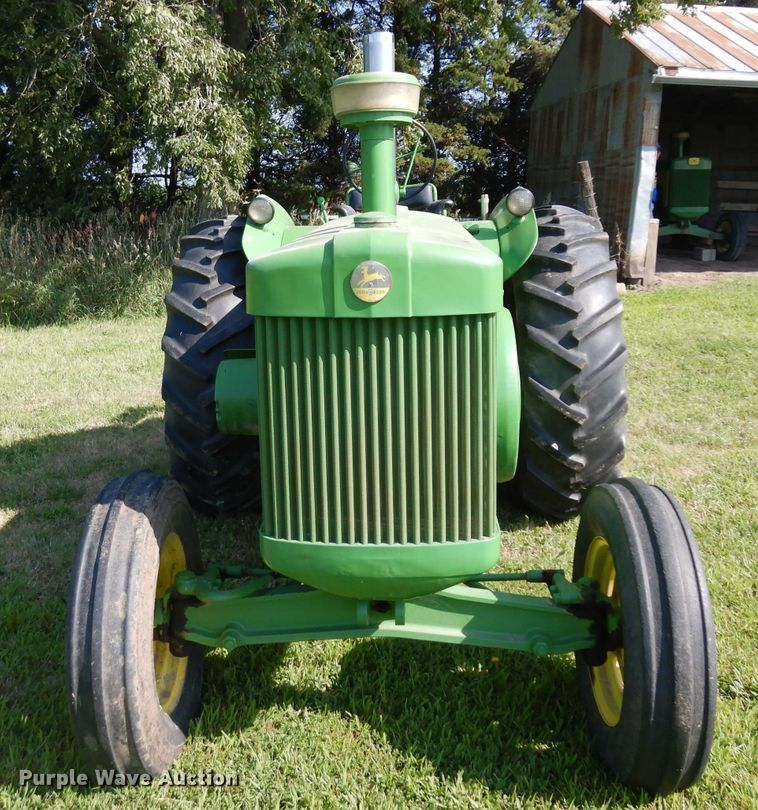 image for item GG9136 1952 John Deere R tractor