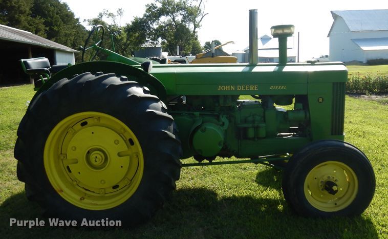 image for item GG9136 1952 John Deere R tractor