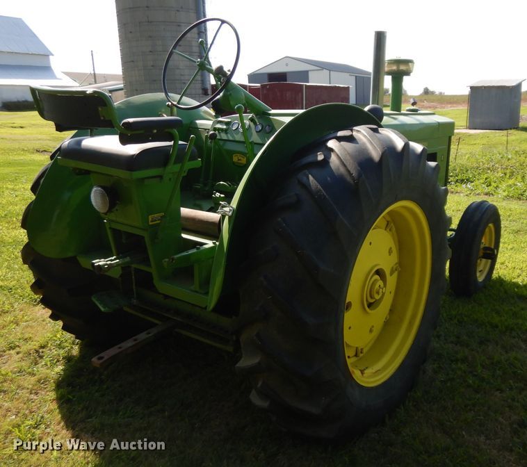 image for item GG9136 1952 John Deere R tractor