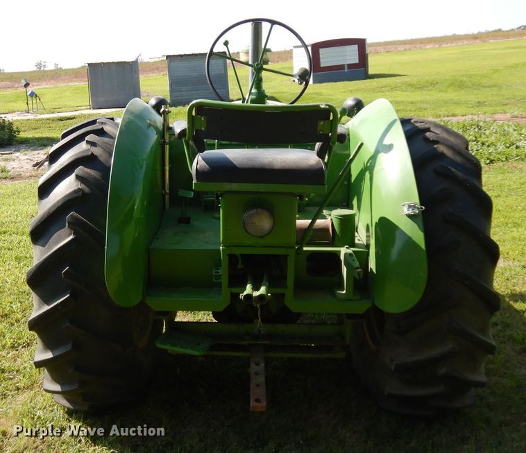 image for item GG9136 1952 John Deere R tractor