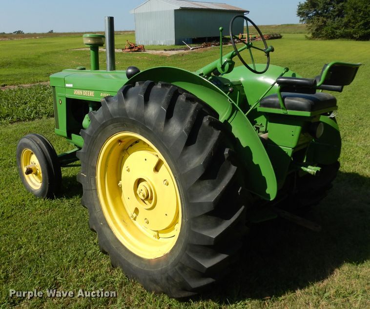 image for item GG9136 1952 John Deere R tractor