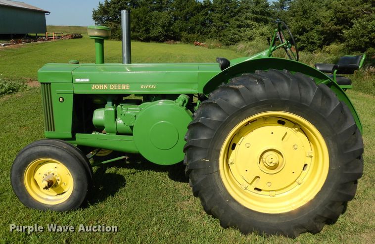 image for item GG9136 1952 John Deere R tractor