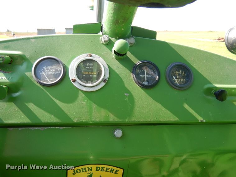 image for item GG9136 1952 John Deere R tractor