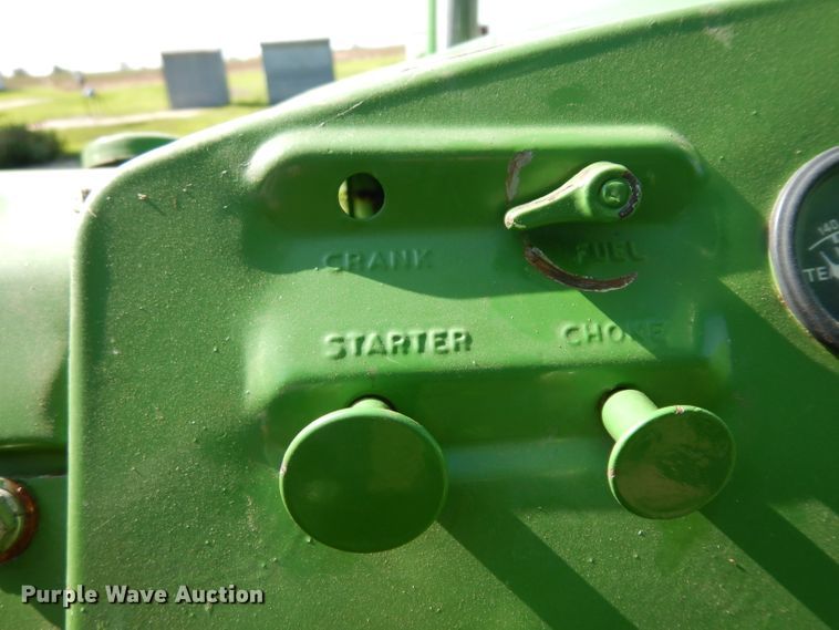 image for item GG9136 1952 John Deere R tractor