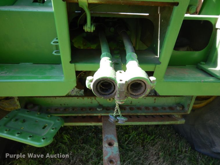 image for item GG9136 1952 John Deere R tractor