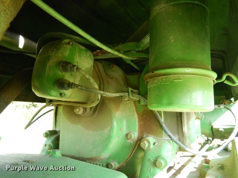 image for item GG9136 1952 John Deere R tractor