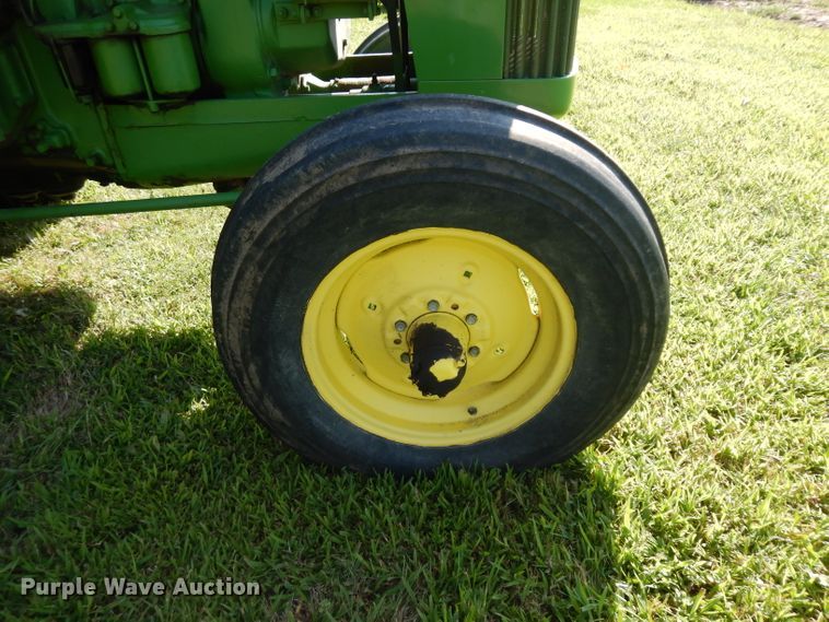 image for item GG9136 1952 John Deere R tractor