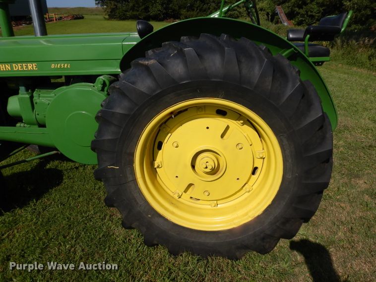 image for item GG9136 1952 John Deere R tractor