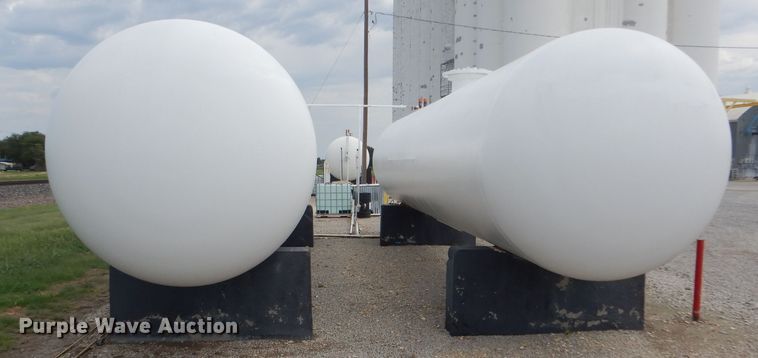 image for item GH9619 (2) anhydrous ammonia bulk tanks