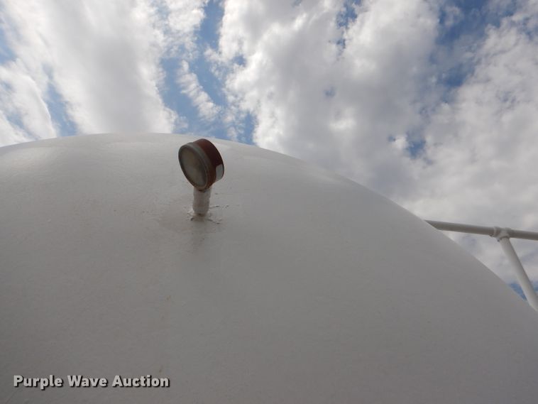 image for item GH9619 (2) anhydrous ammonia bulk tanks
