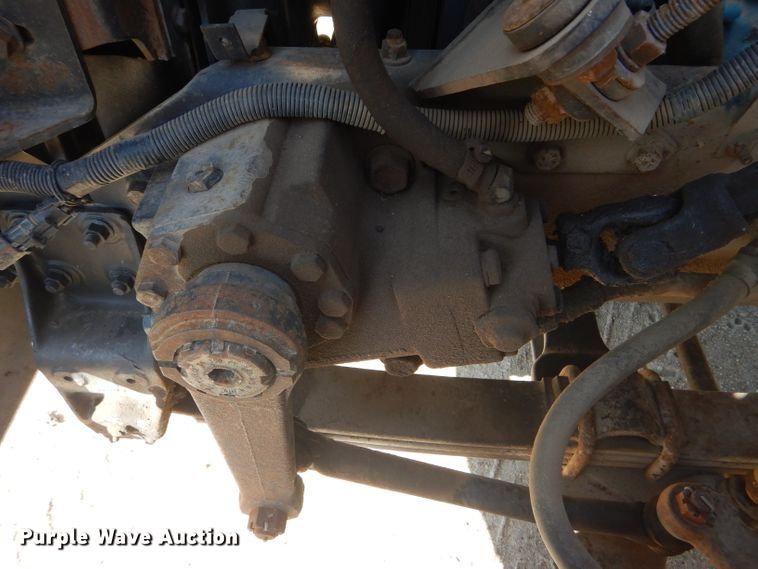 image for item GH9652 1993 International 8100 semi truck