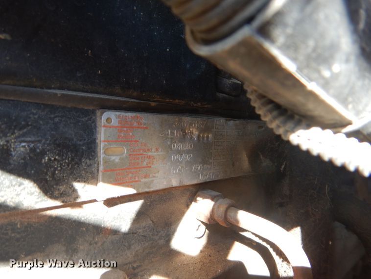 image for item GH9652 1993 International 8100 semi truck