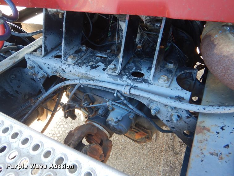 image for item GH9652 1993 International 8100 semi truck