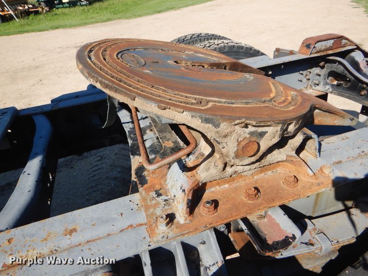 image for item GH9652 1993 International 8100 semi truck