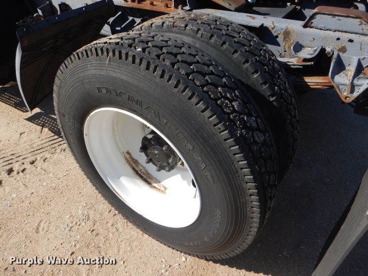 image for item GH9652 1993 International 8100 semi truck