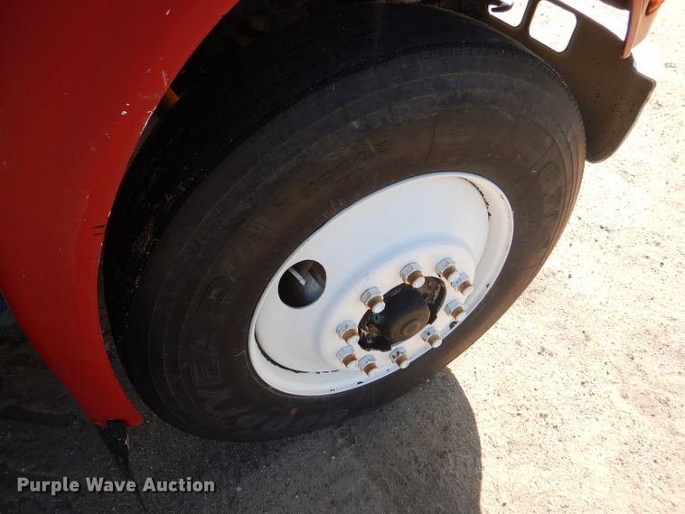 image for item GH9652 1993 International 8100 semi truck