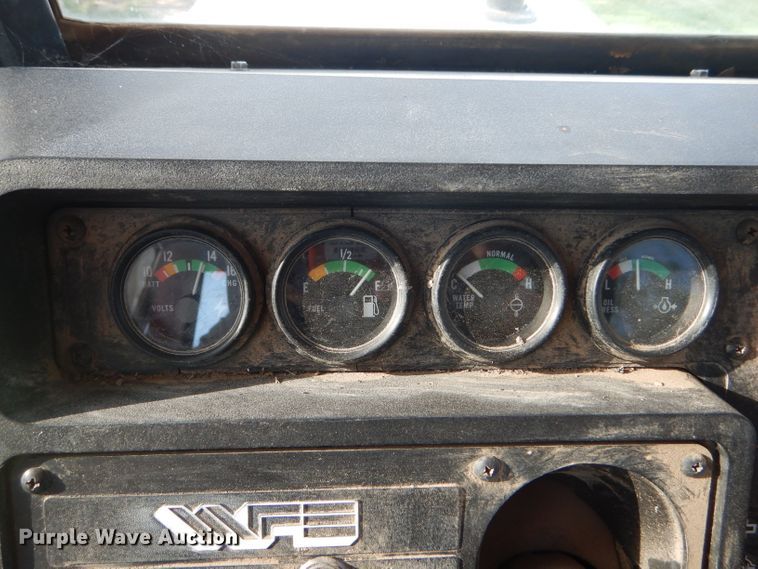 image for item GH9742 1985 White 2-155 Farm Boss MFWD tractor