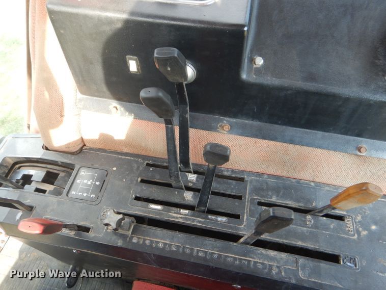 image for item GH9742 1985 White 2-155 Farm Boss MFWD tractor