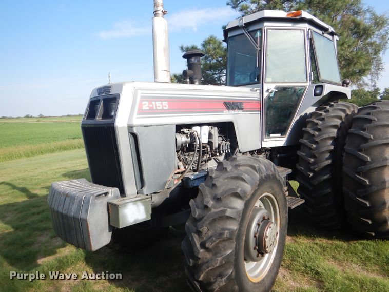 image for item GH9742 1985 White 2-155 Farm Boss MFWD tractor