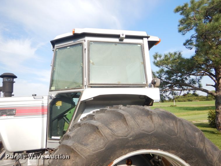 image for item GH9742 1985 White 2-155 Farm Boss MFWD tractor