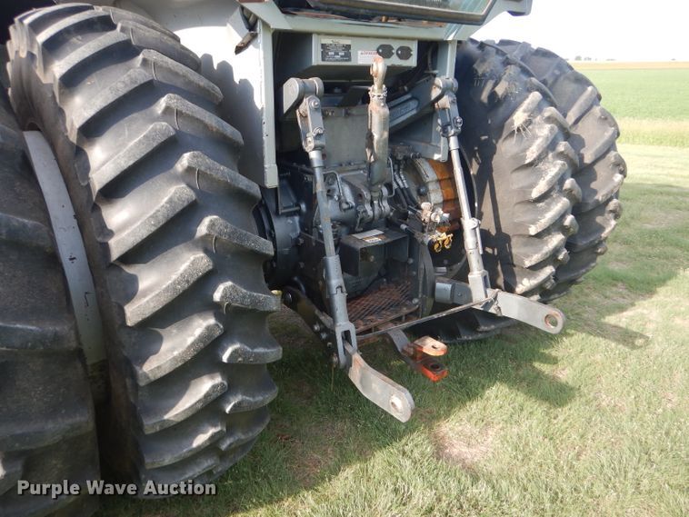 image for item GH9742 1985 White 2-155 Farm Boss MFWD tractor