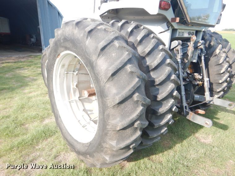 image for item GH9742 1985 White 2-155 Farm Boss MFWD tractor