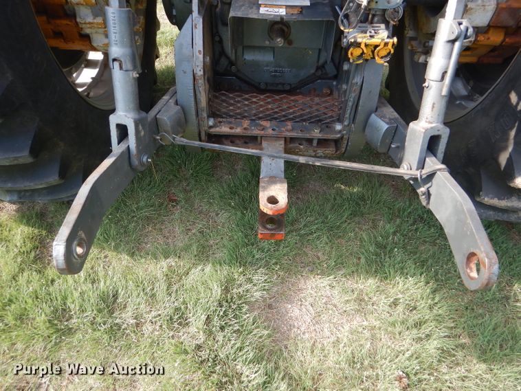 image for item GH9742 1985 White 2-155 Farm Boss MFWD tractor