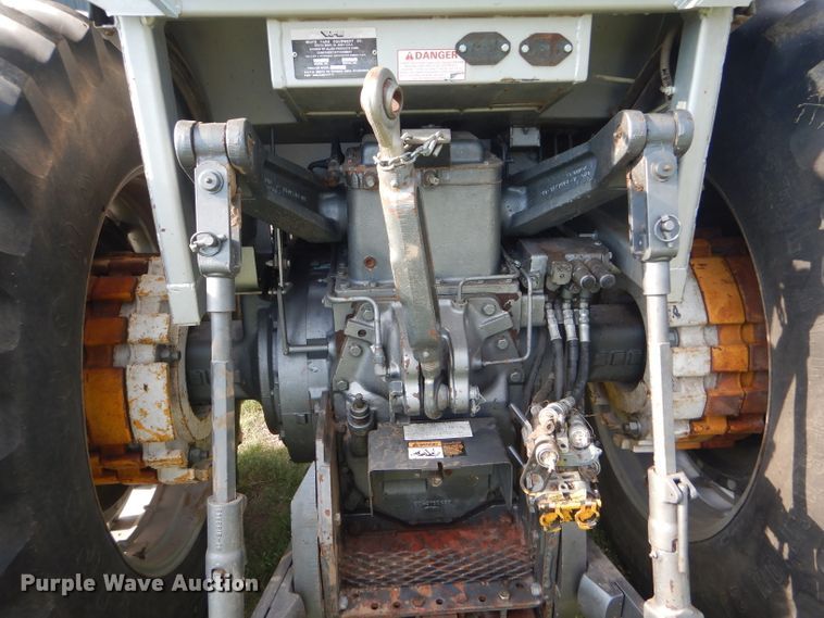 image for item GH9742 1985 White 2-155 Farm Boss MFWD tractor