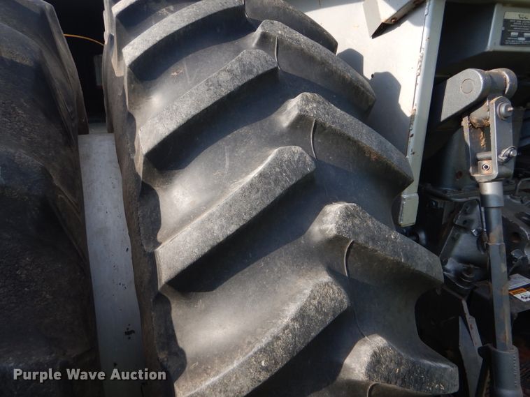 image for item GH9742 1985 White 2-155 Farm Boss MFWD tractor