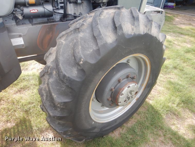 image for item GH9742 1985 White 2-155 Farm Boss MFWD tractor