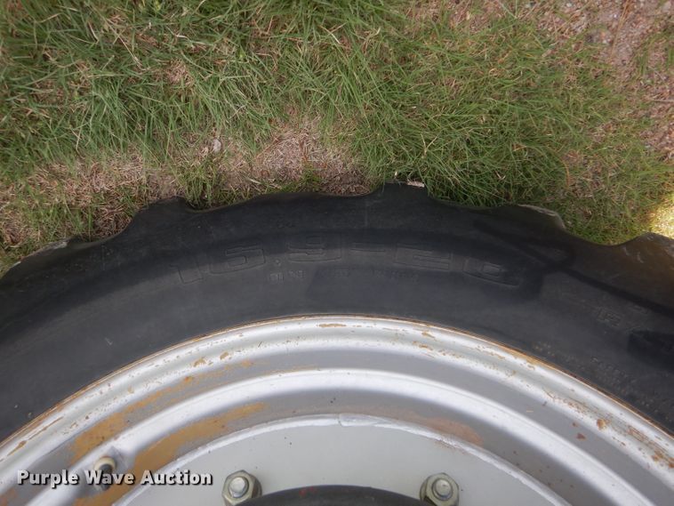 image for item GH9742 1985 White 2-155 Farm Boss MFWD tractor