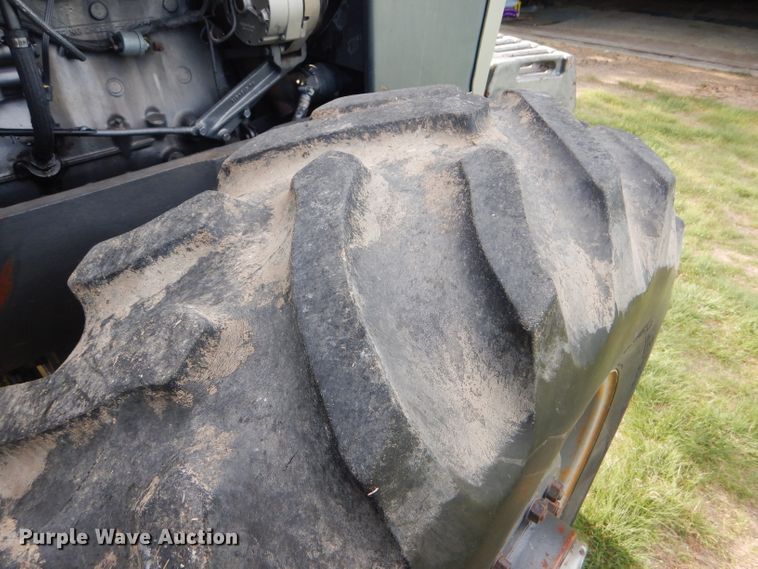 image for item GH9742 1985 White 2-155 Farm Boss MFWD tractor