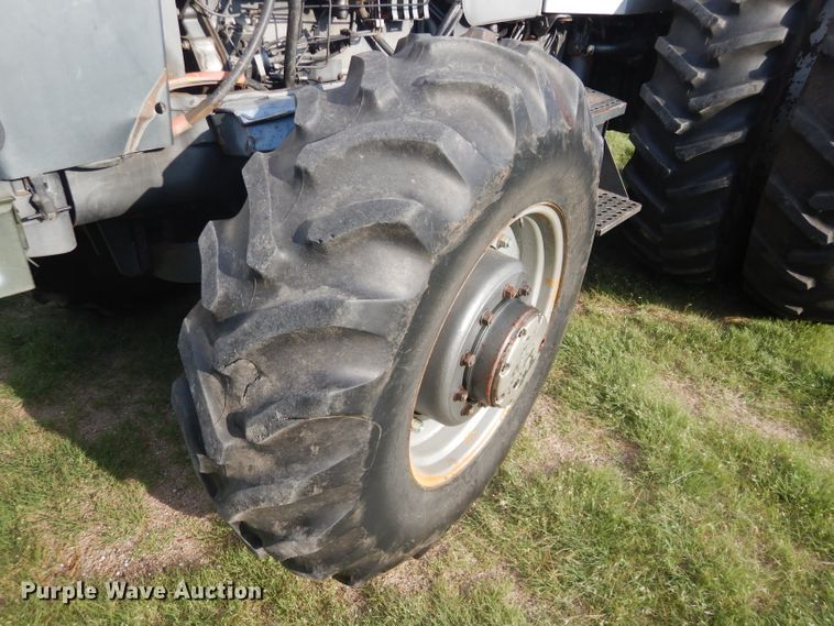 image for item GH9742 1985 White 2-155 Farm Boss MFWD tractor