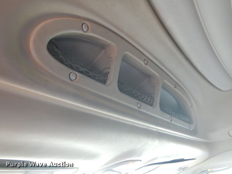 image for item DD4443 2005 Peterbilt 387 semi truck