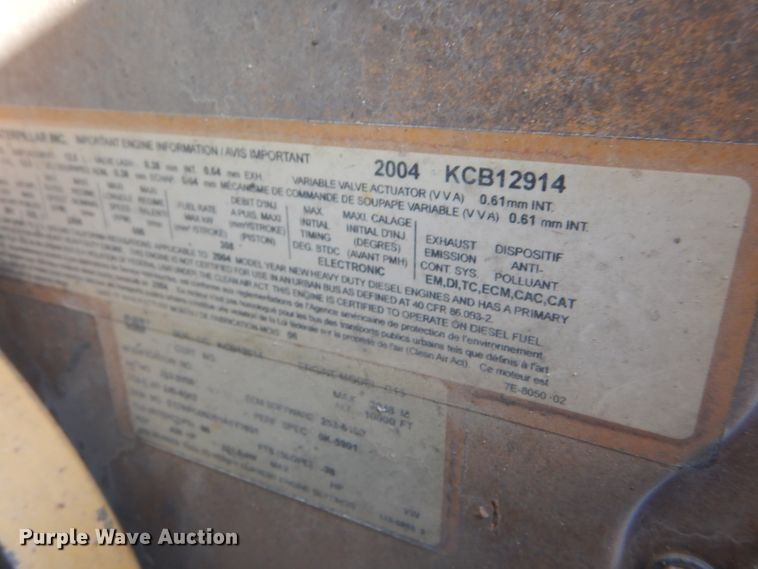 image for item DD4443 2005 Peterbilt 387 semi truck