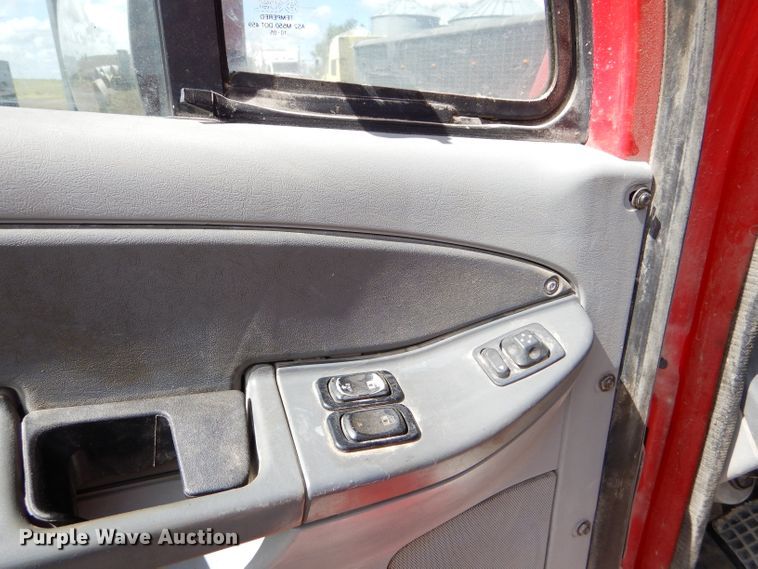 image for item DD4458 2007 Freightliner Columbia CL120 semi truck