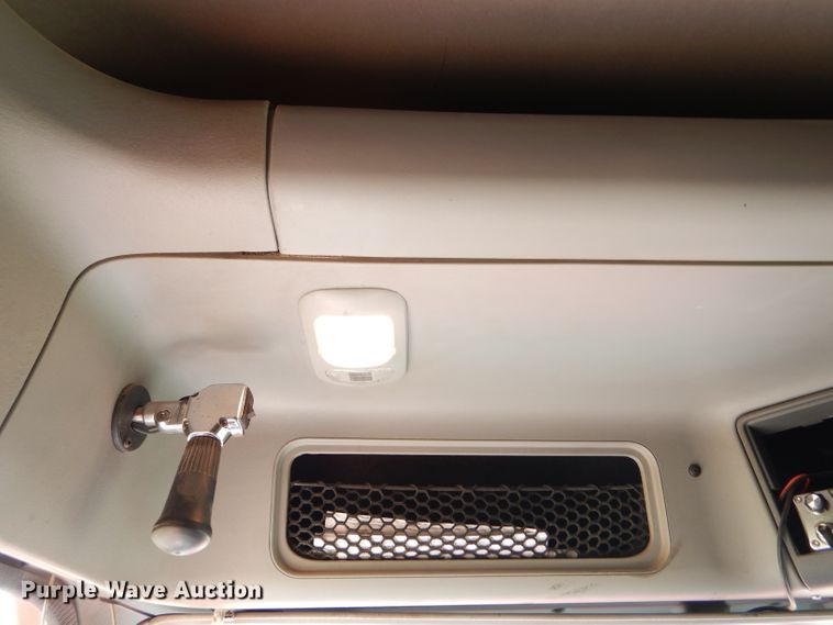 image for item DD4458 2007 Freightliner Columbia CL120 semi truck