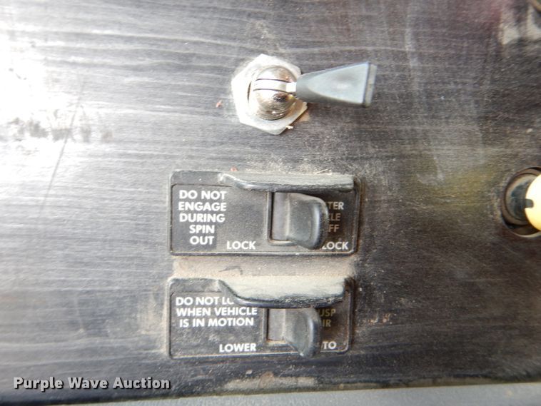 image for item DD4458 2007 Freightliner Columbia CL120 semi truck