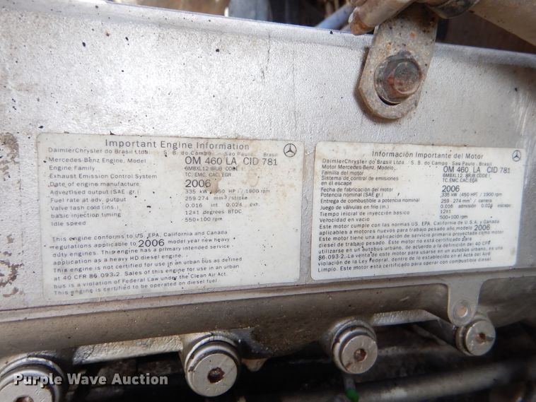 image for item DD4458 2007 Freightliner Columbia CL120 semi truck