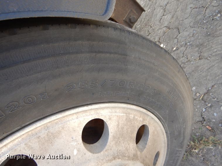 image for item DD4458 2007 Freightliner Columbia CL120 semi truck