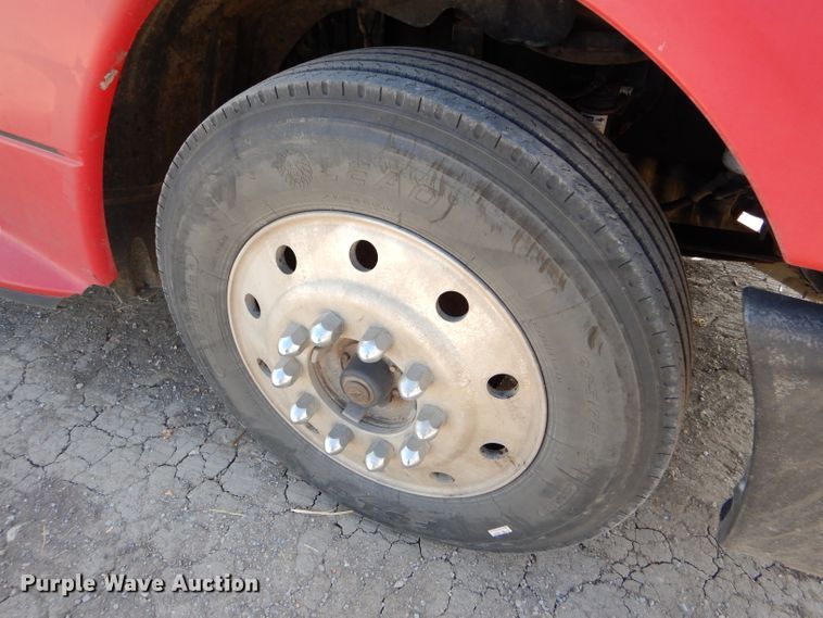 image for item DD4458 2007 Freightliner Columbia CL120 semi truck