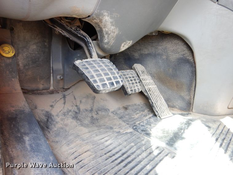 image for item DD4458 2007 Freightliner Columbia CL120 semi truck