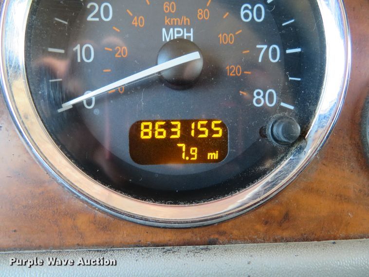 image for item DE8162 2006 Peterbilt 379 semi truck