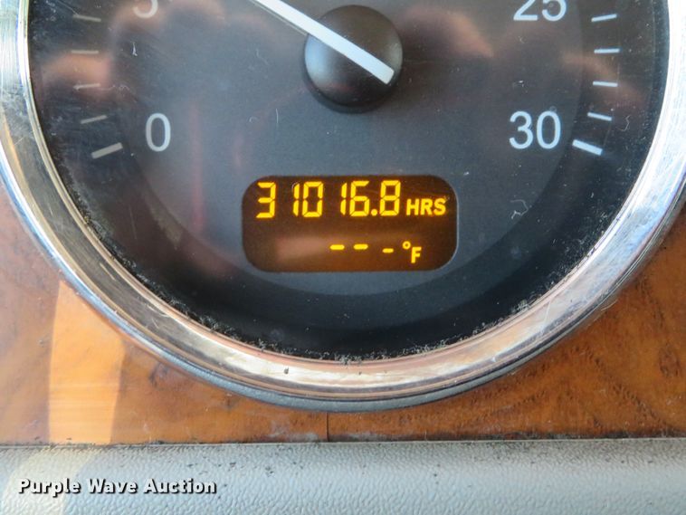 image for item DE8162 2006 Peterbilt 379 semi truck