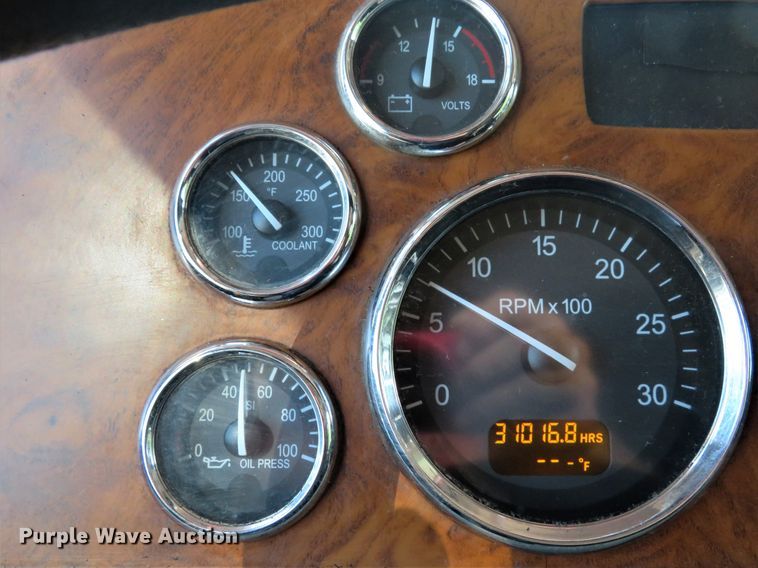 image for item DE8162 2006 Peterbilt 379 semi truck